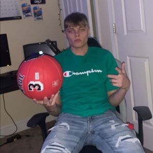 Meet your Posher, Gregory